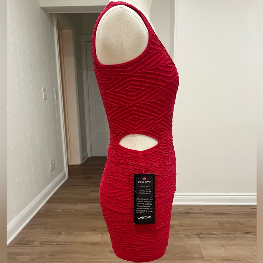 Bebe Textured Diamond Cut-Out Waist Curve-Hugging Club Party Bodycon Mini Dress - Picture 7 of 14